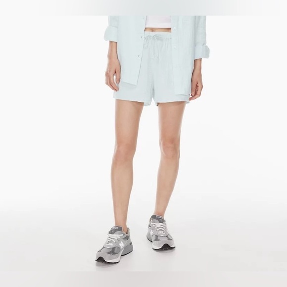 Aritzia Pants - Aritzia Baby Blue Wilfred Free Sail 3" Short